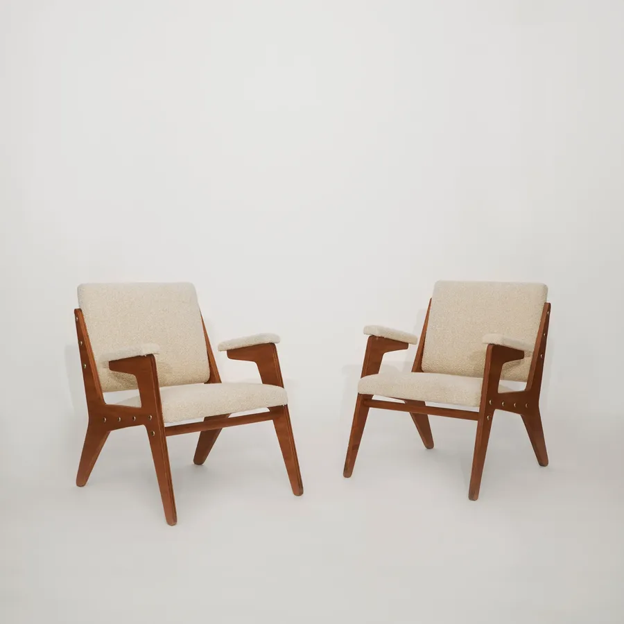 Móveis Artísticos Z Pair of Armchairs