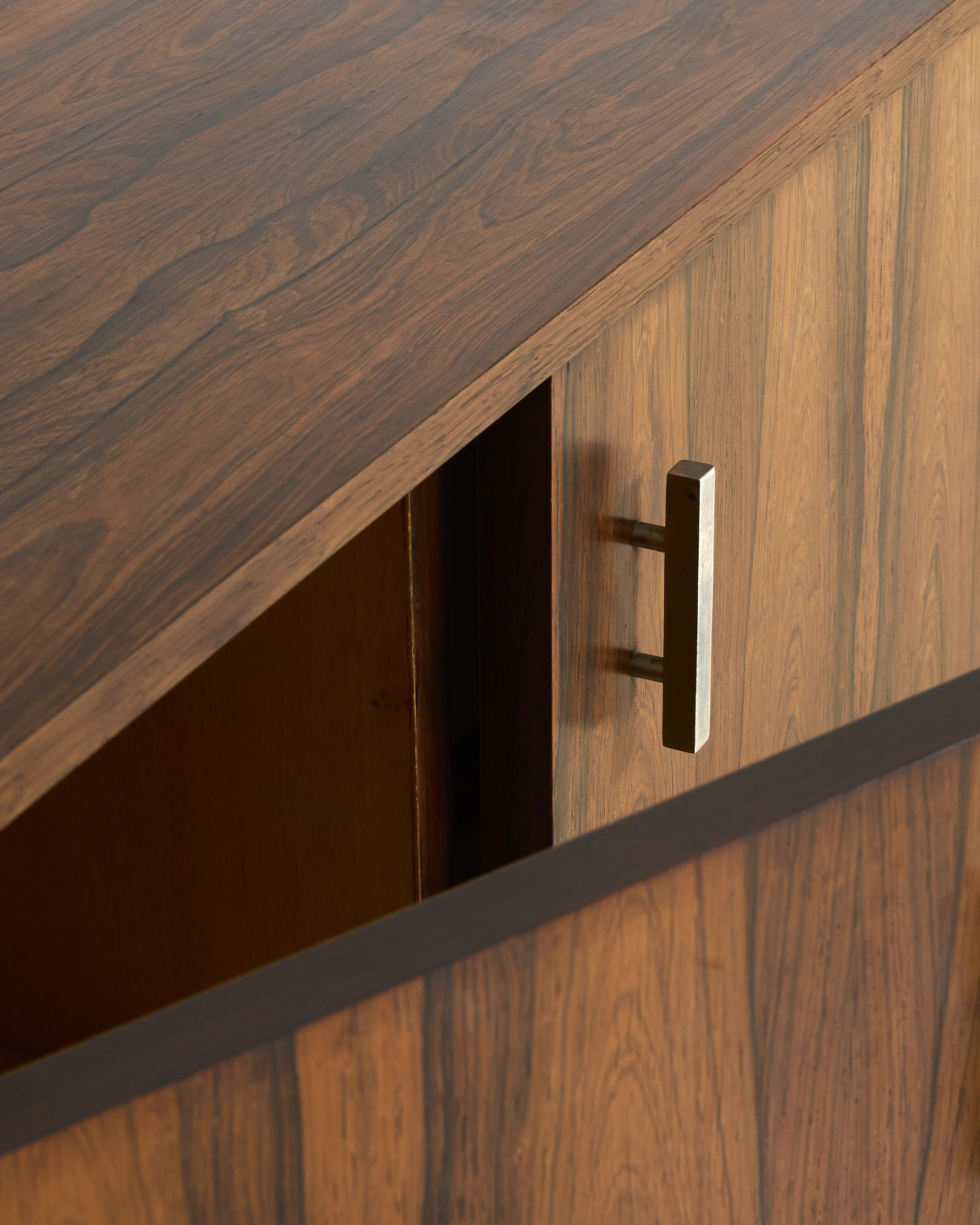Credenza - 7
