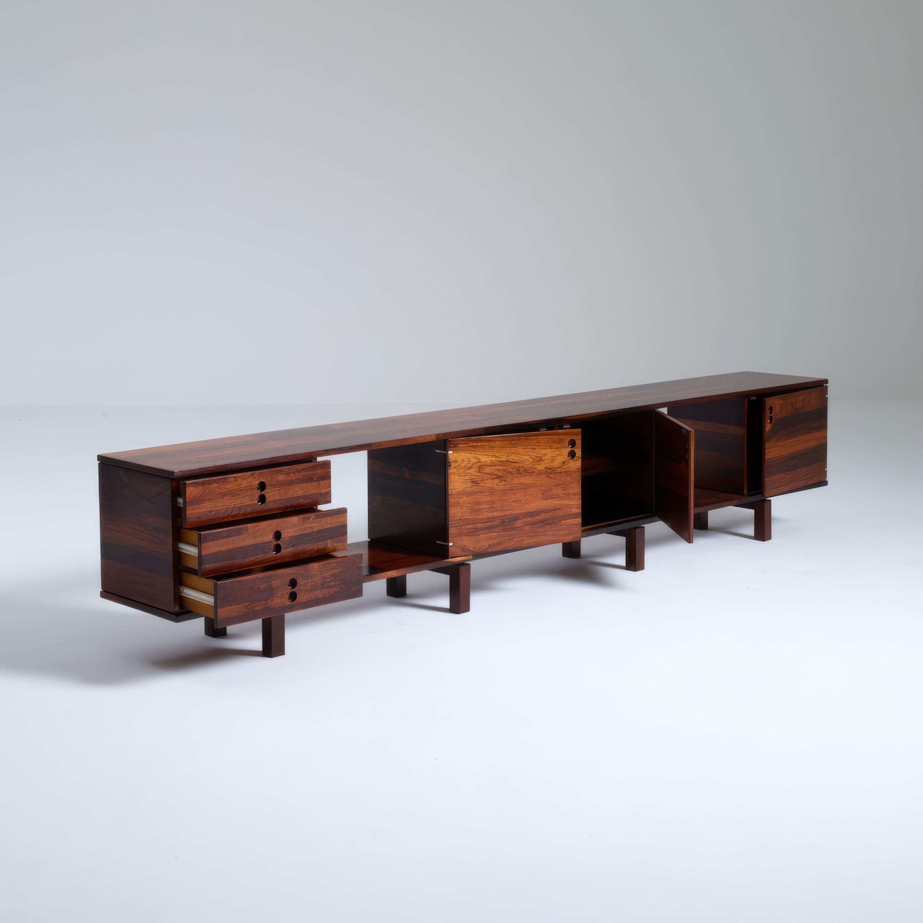 A rare MD wardrobe for Galerie Neotu
