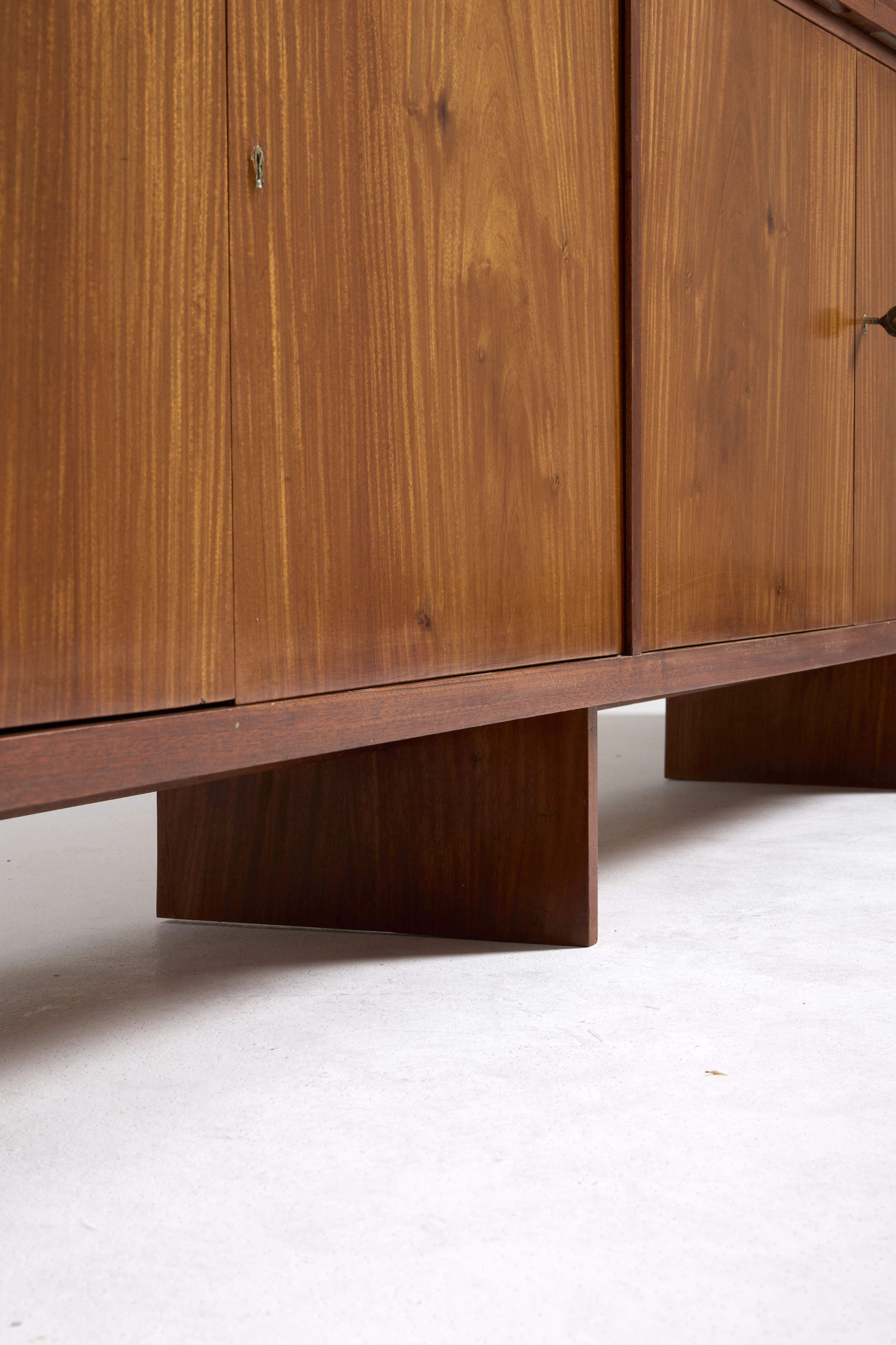 Sideboard - 6