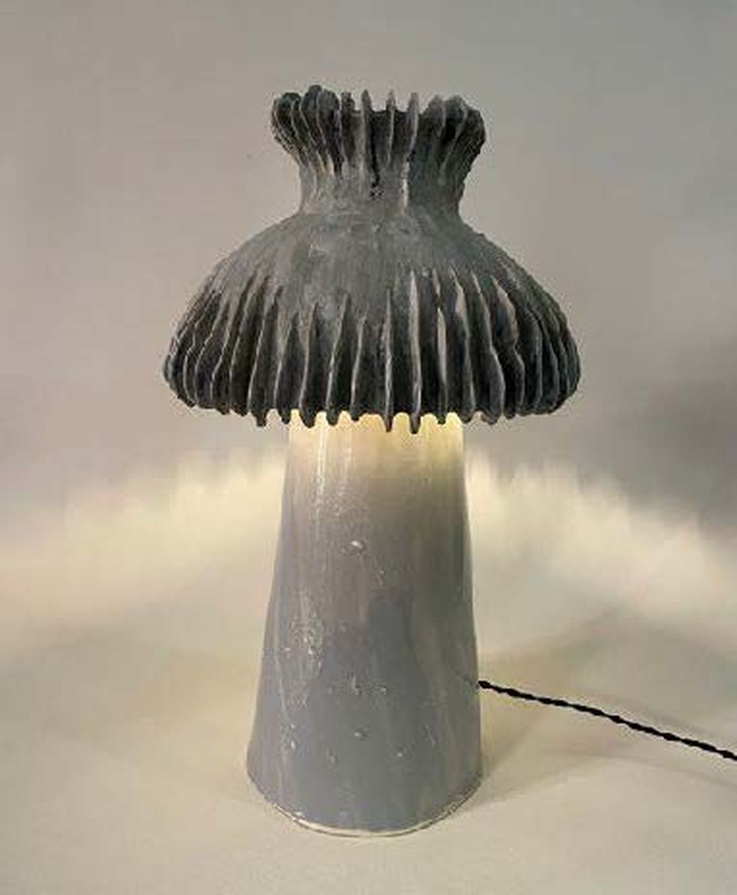 Shiitake Cinereus Lamp