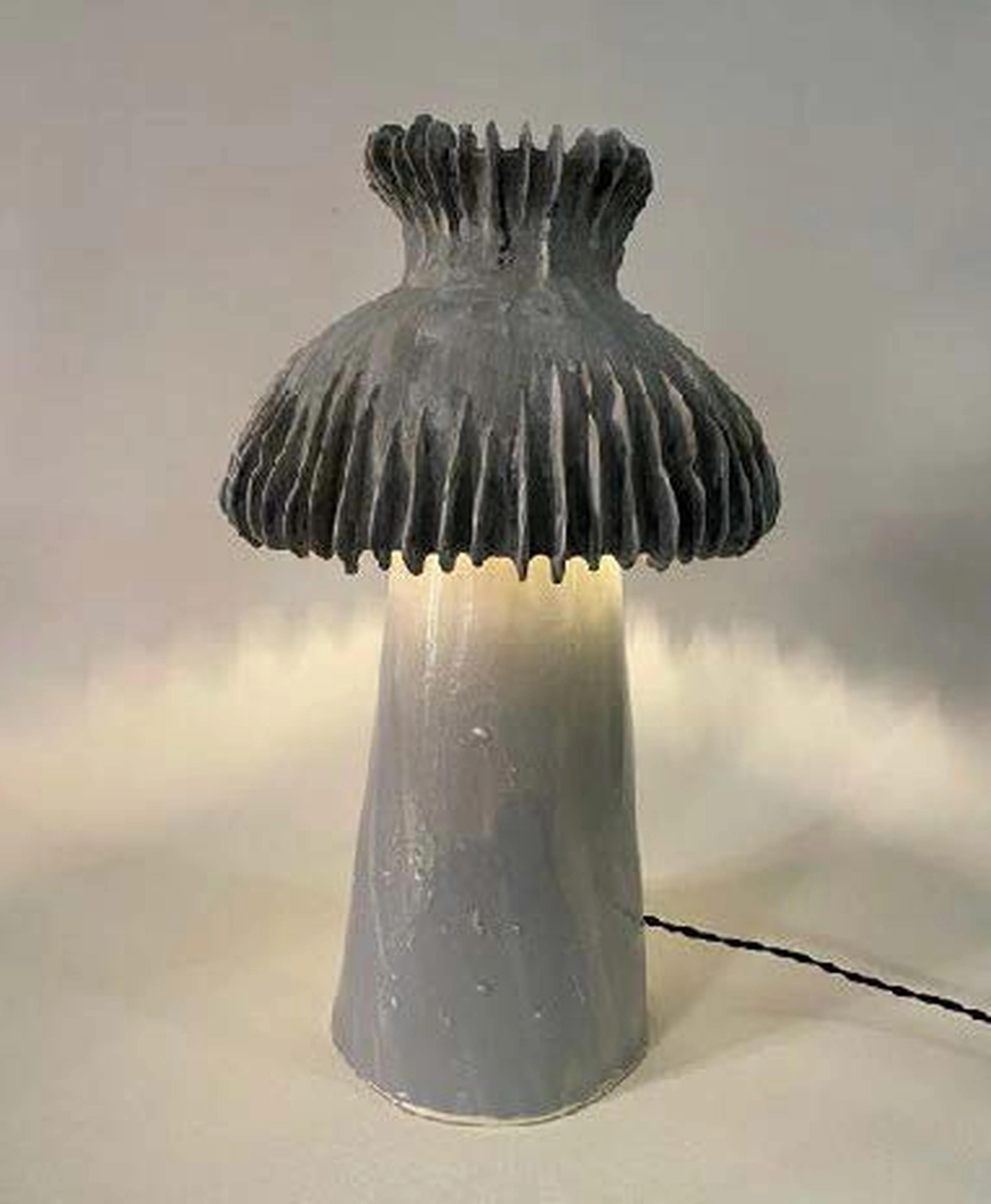 Shiitake Cinereus Lamp