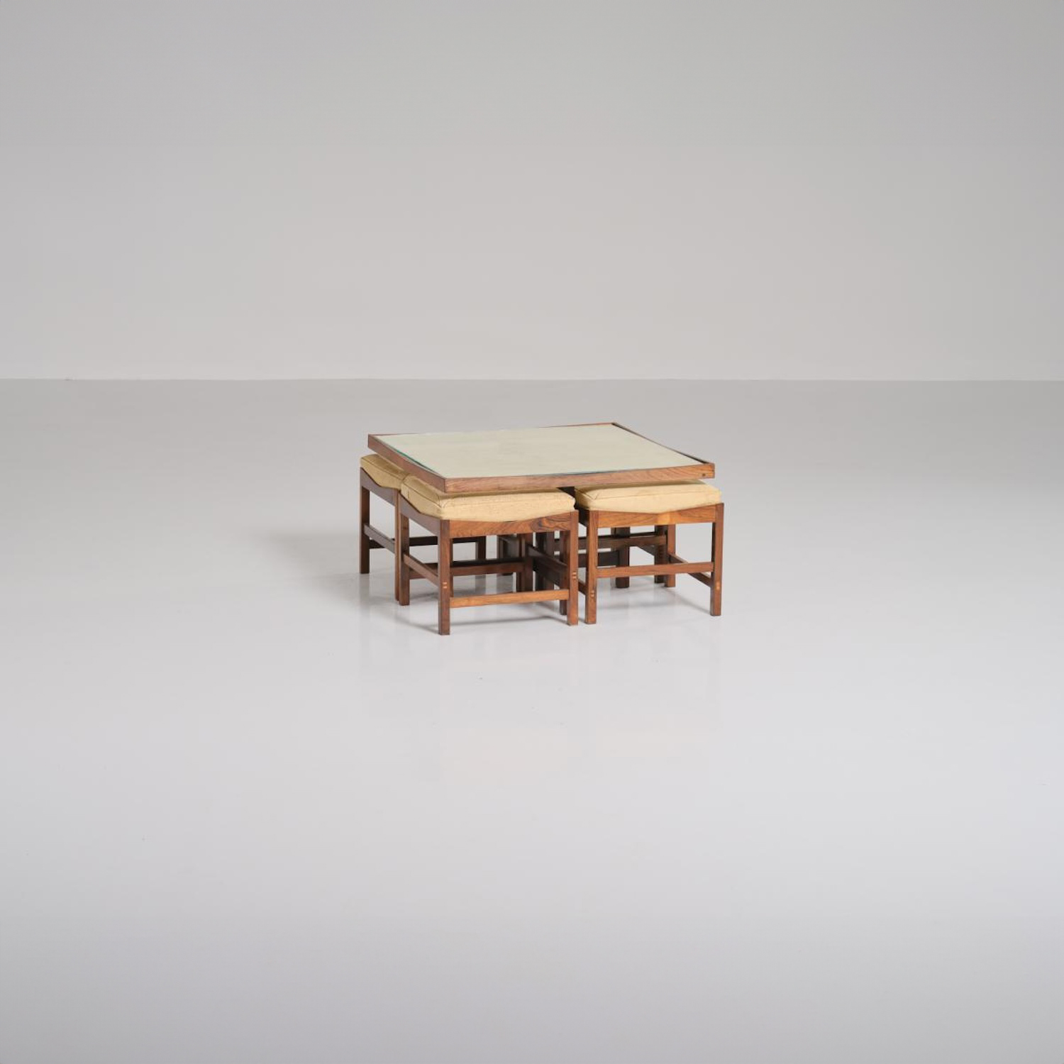 Set of 4 Stools - 2