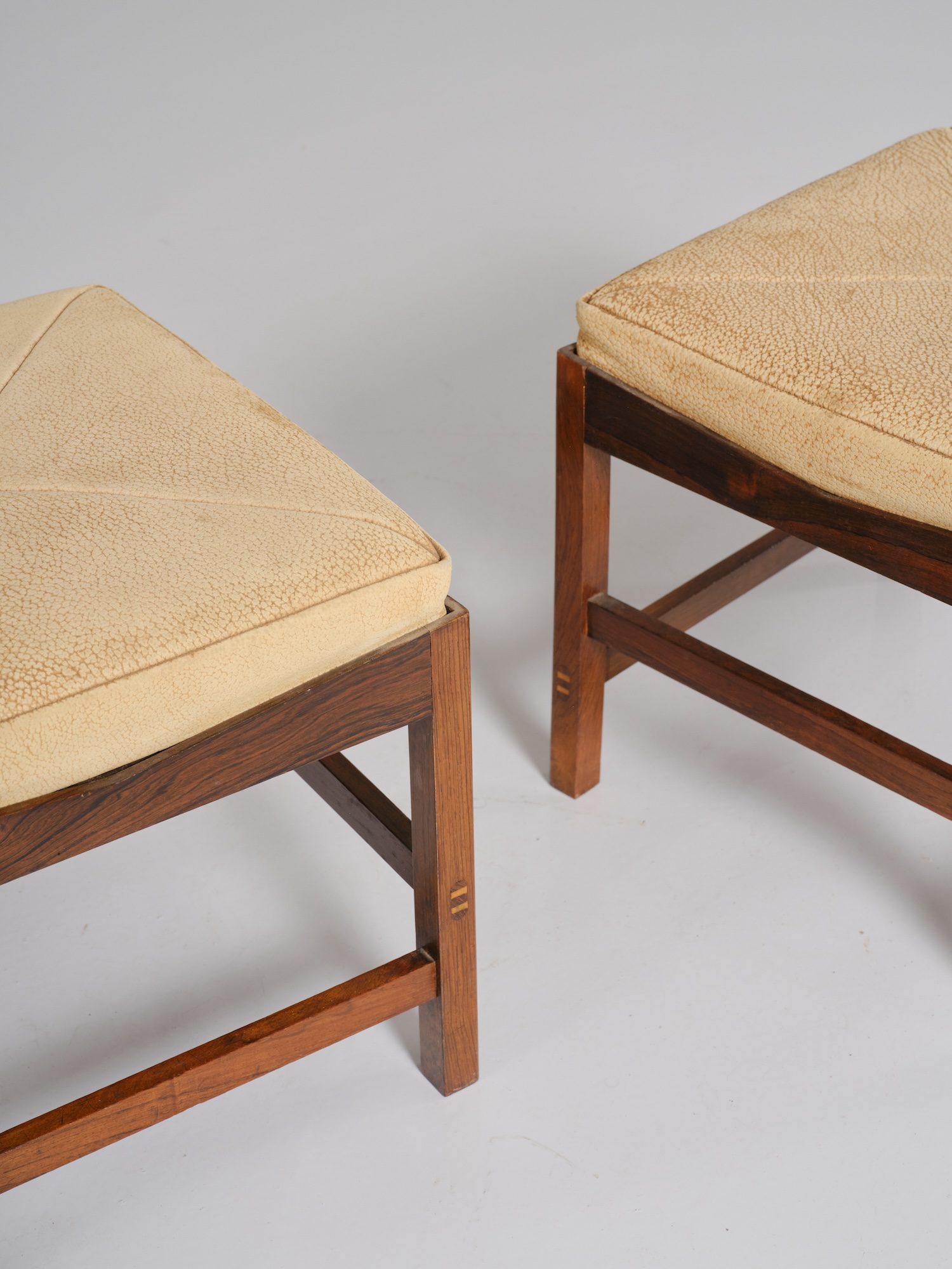 Set of 4 Stools - 4