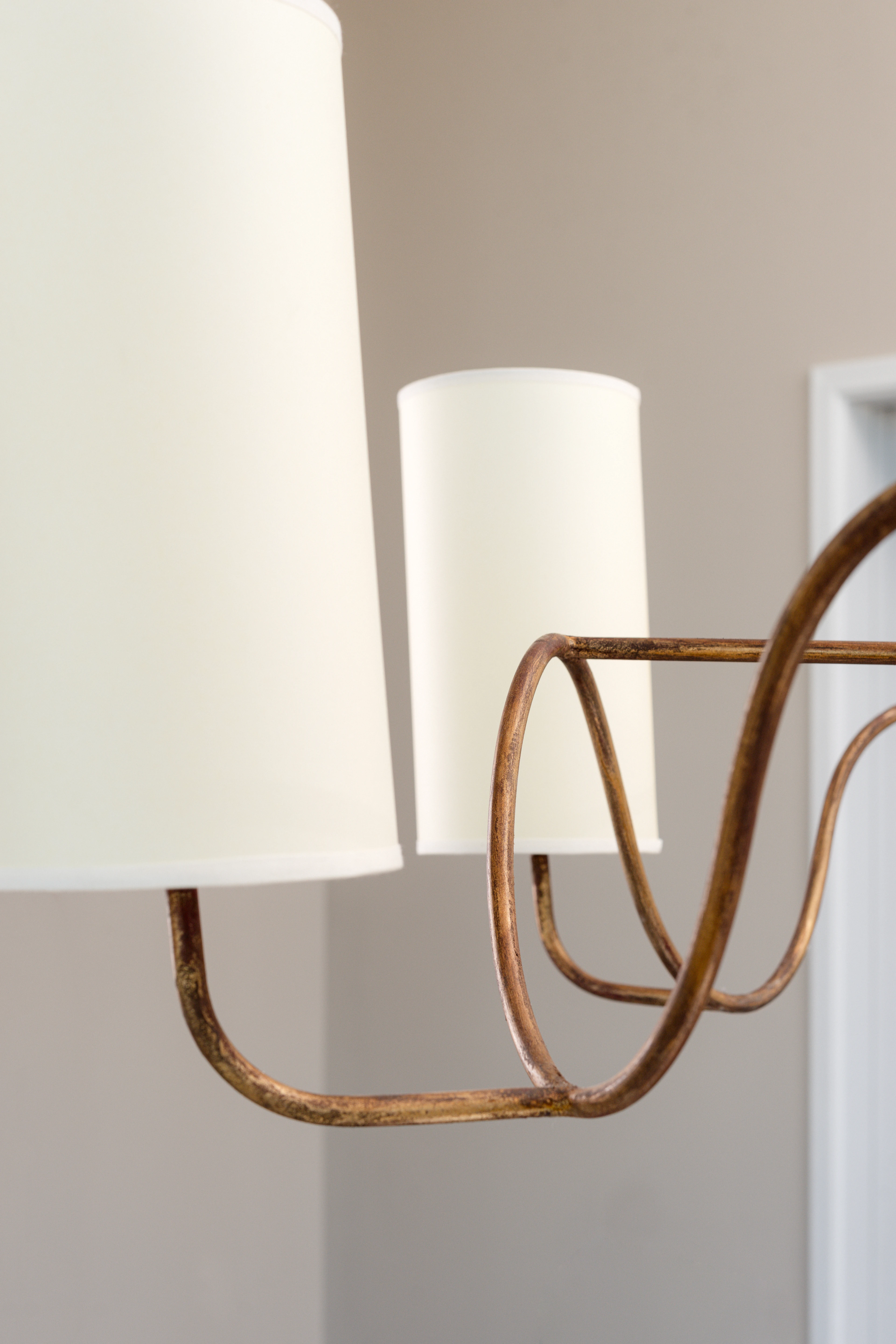 "Ondulation" Eight-Light Chandelier - 3