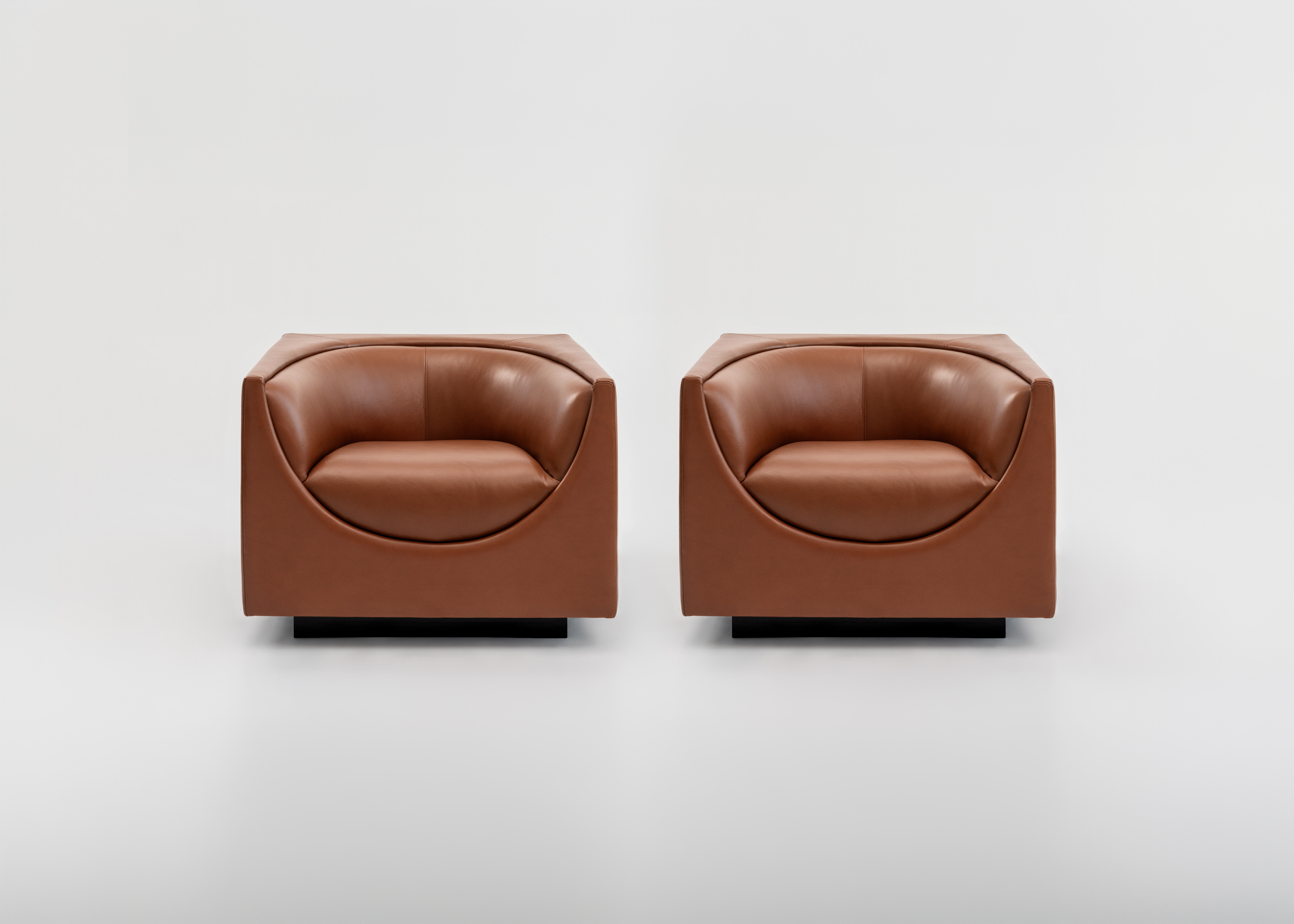 Móveis Artísticos Z Pair of Armchairs