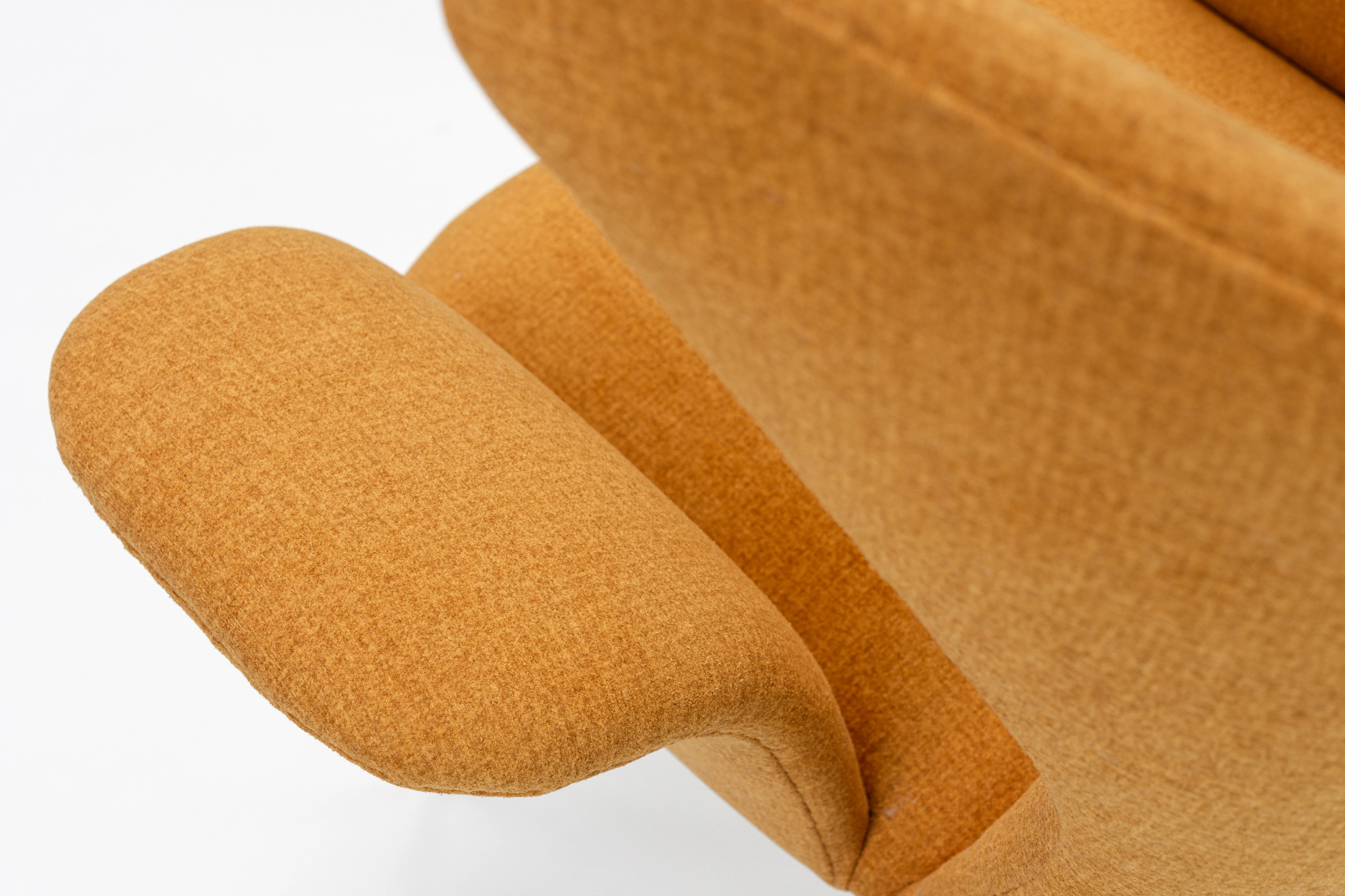 Wingback Lounge Chair - 8