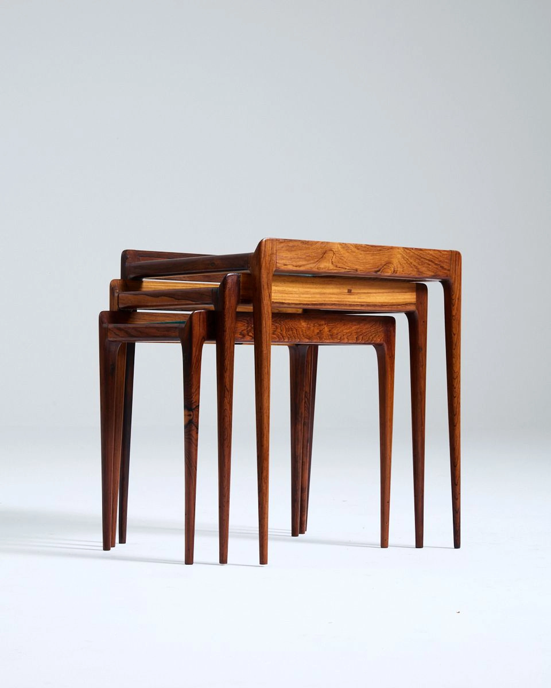 Suite of 3 Nesting Tables - 5
