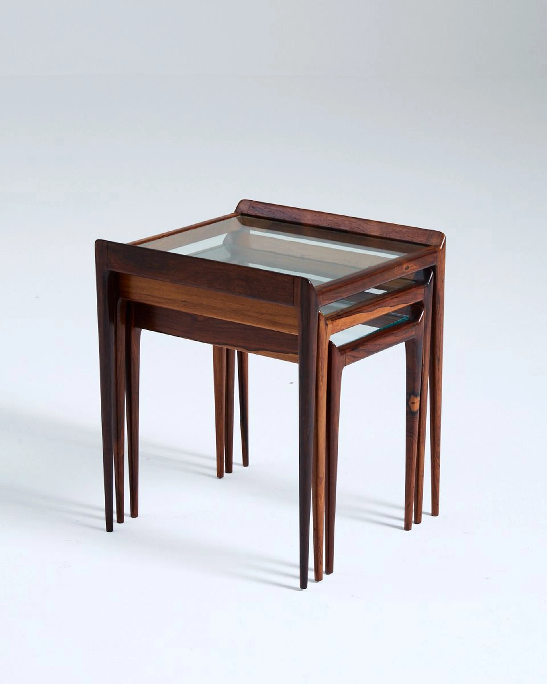 Suite of 3 Nesting Tables - 4