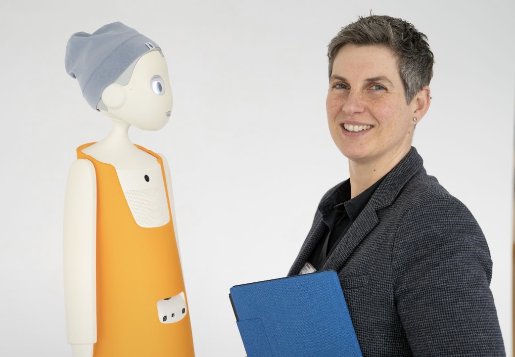 Jenny Wortha mit Navel (c) Sophie Keller - Klinikum Frankfurt (Oder) GmbH