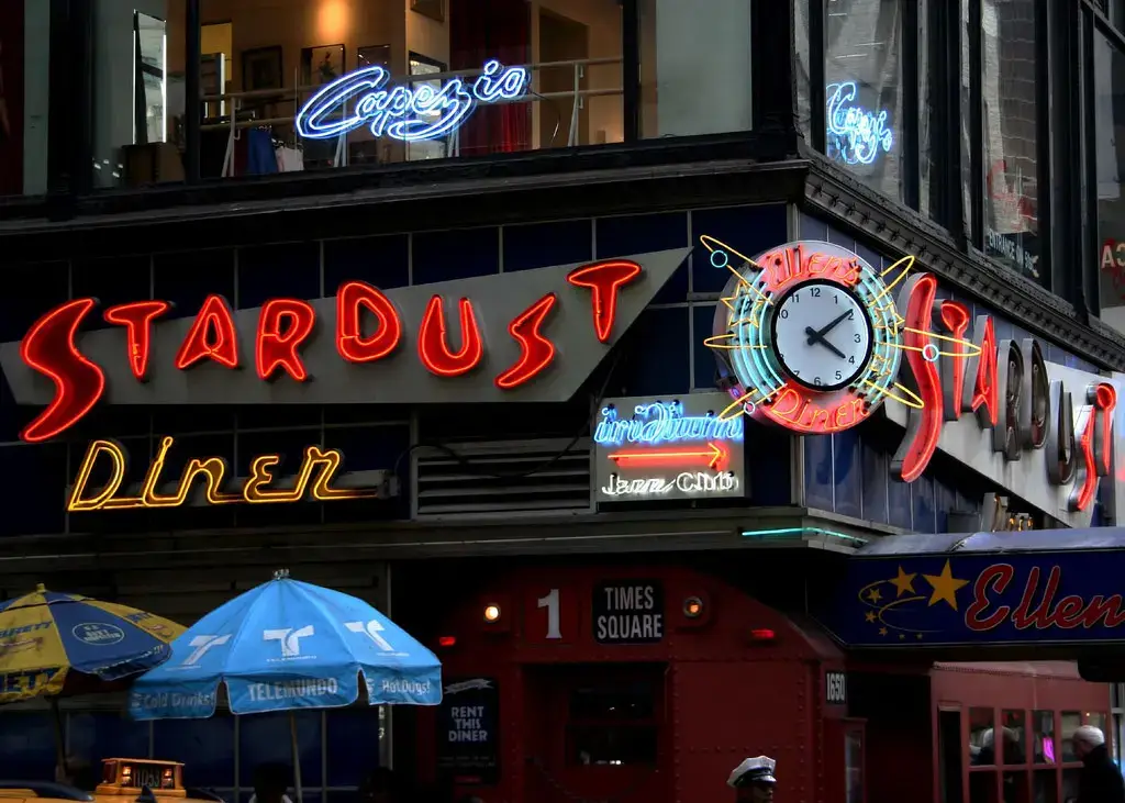 ellen's startdust diner in new york city