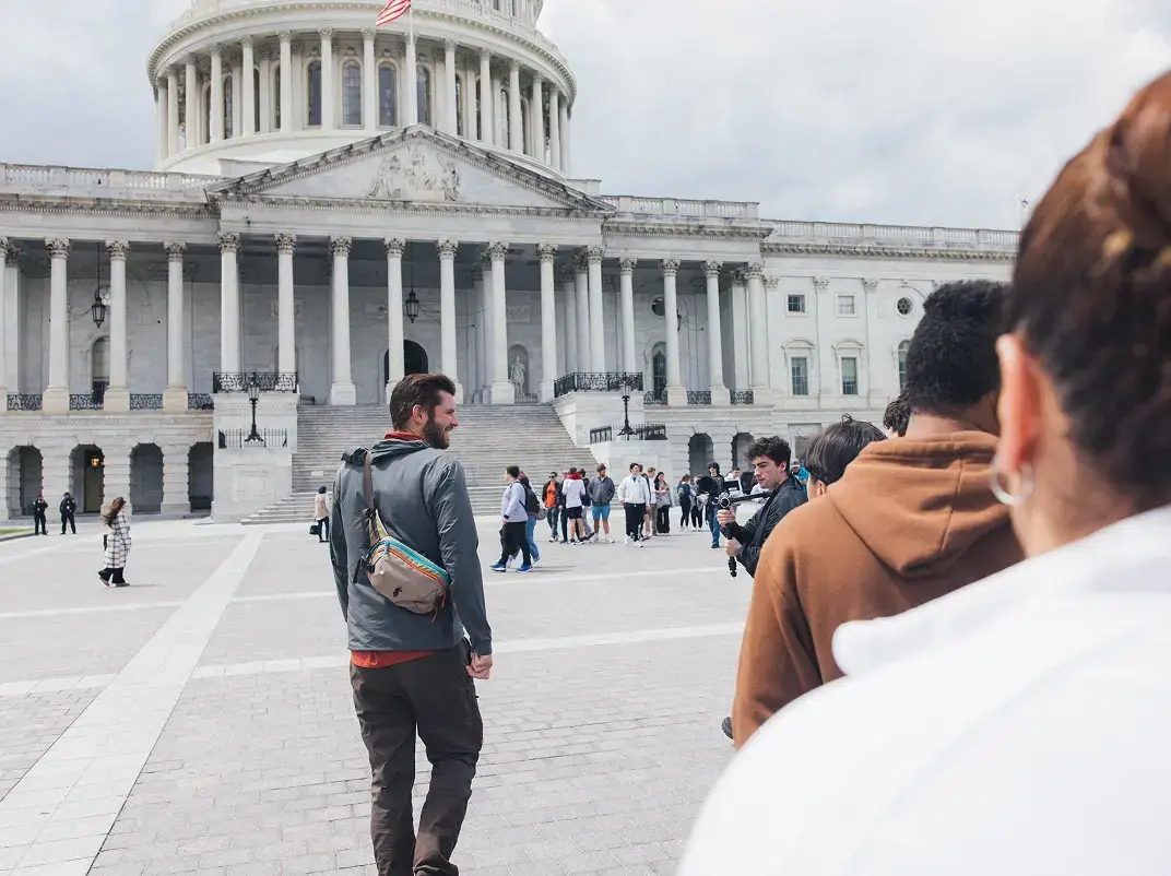 form image in D.c.