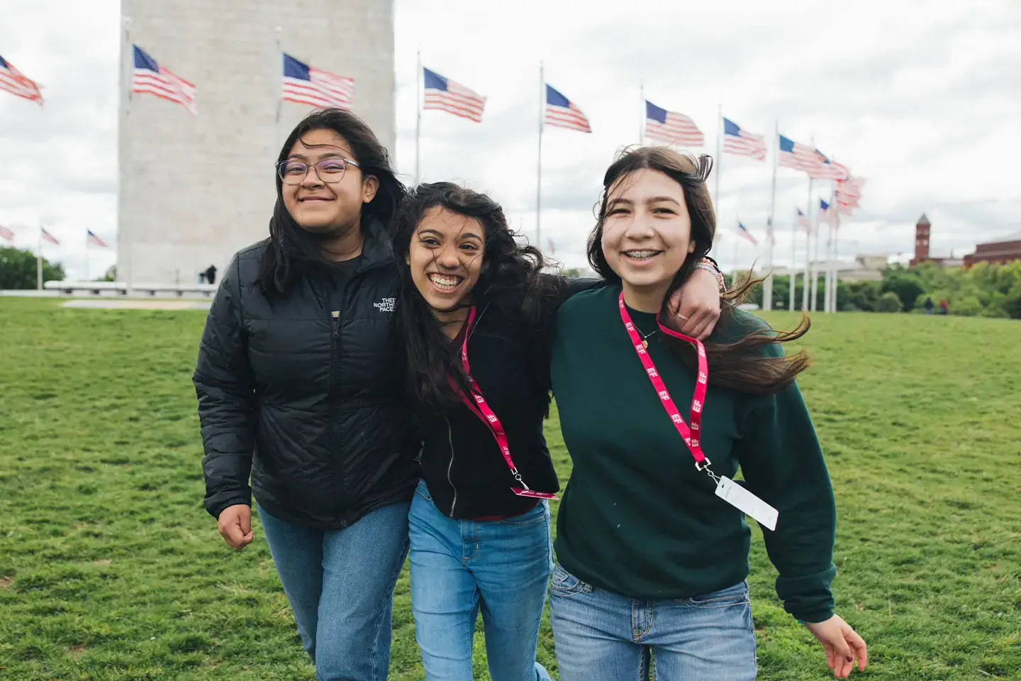 Two students on tour at the Washington Monument