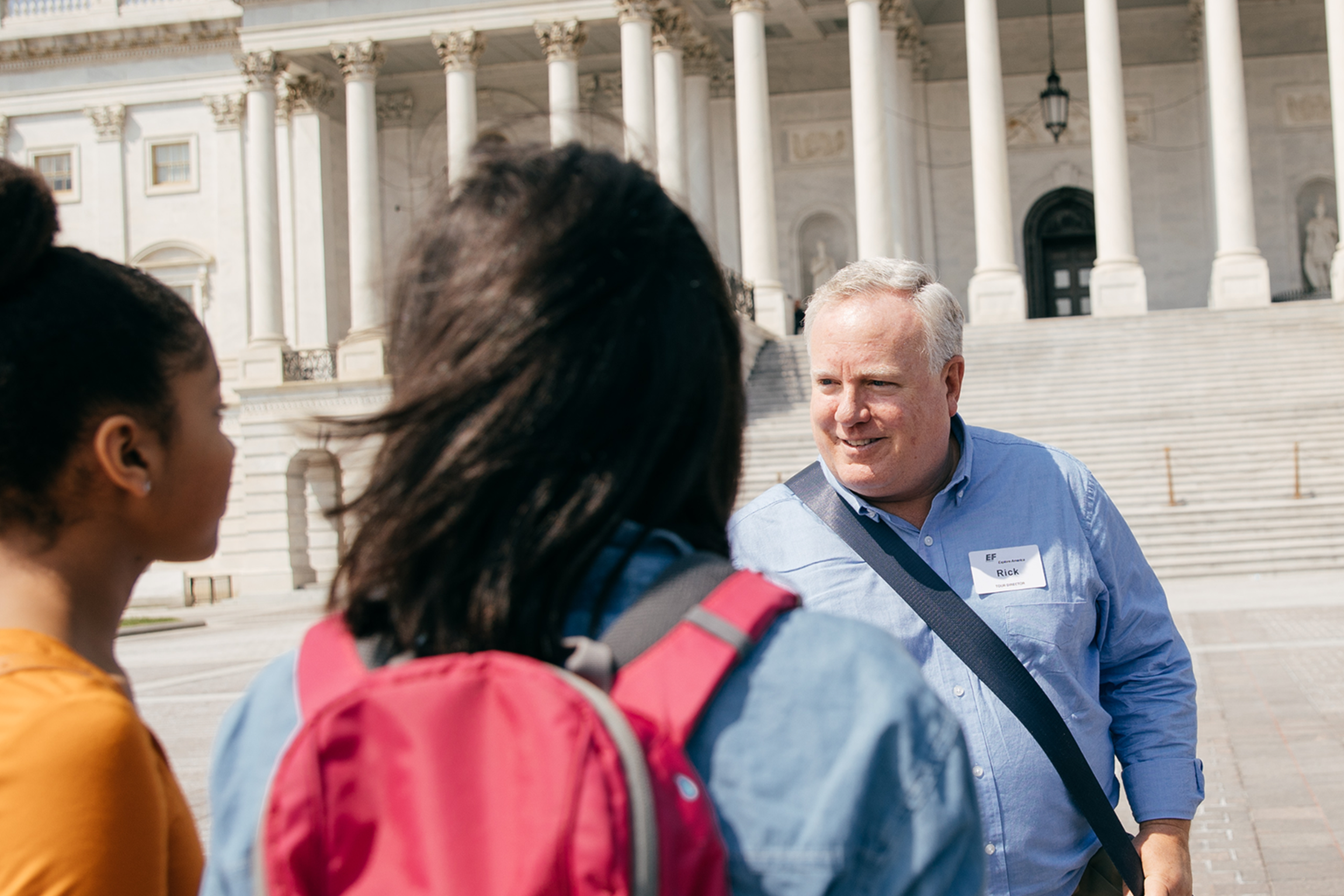 Tour Director leading student group in Washington, D.C.