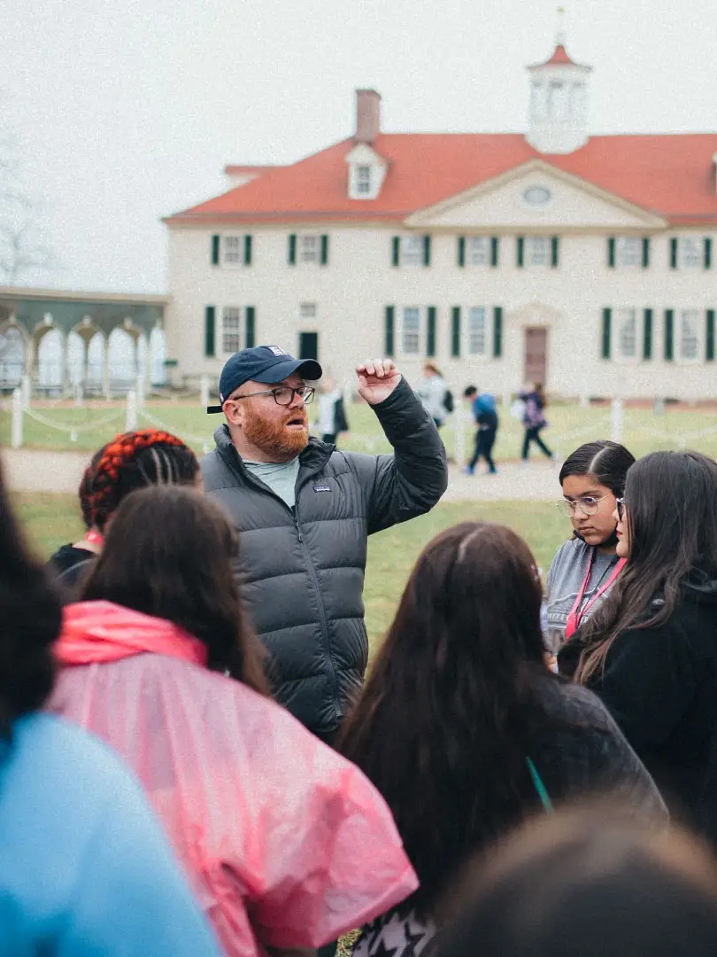 td talking to students at mount vernon