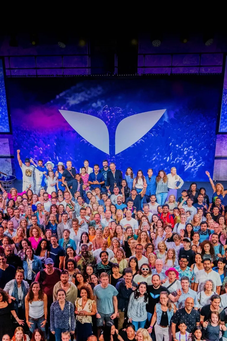 A large crowd of Mindvalley members gathered together at a live event