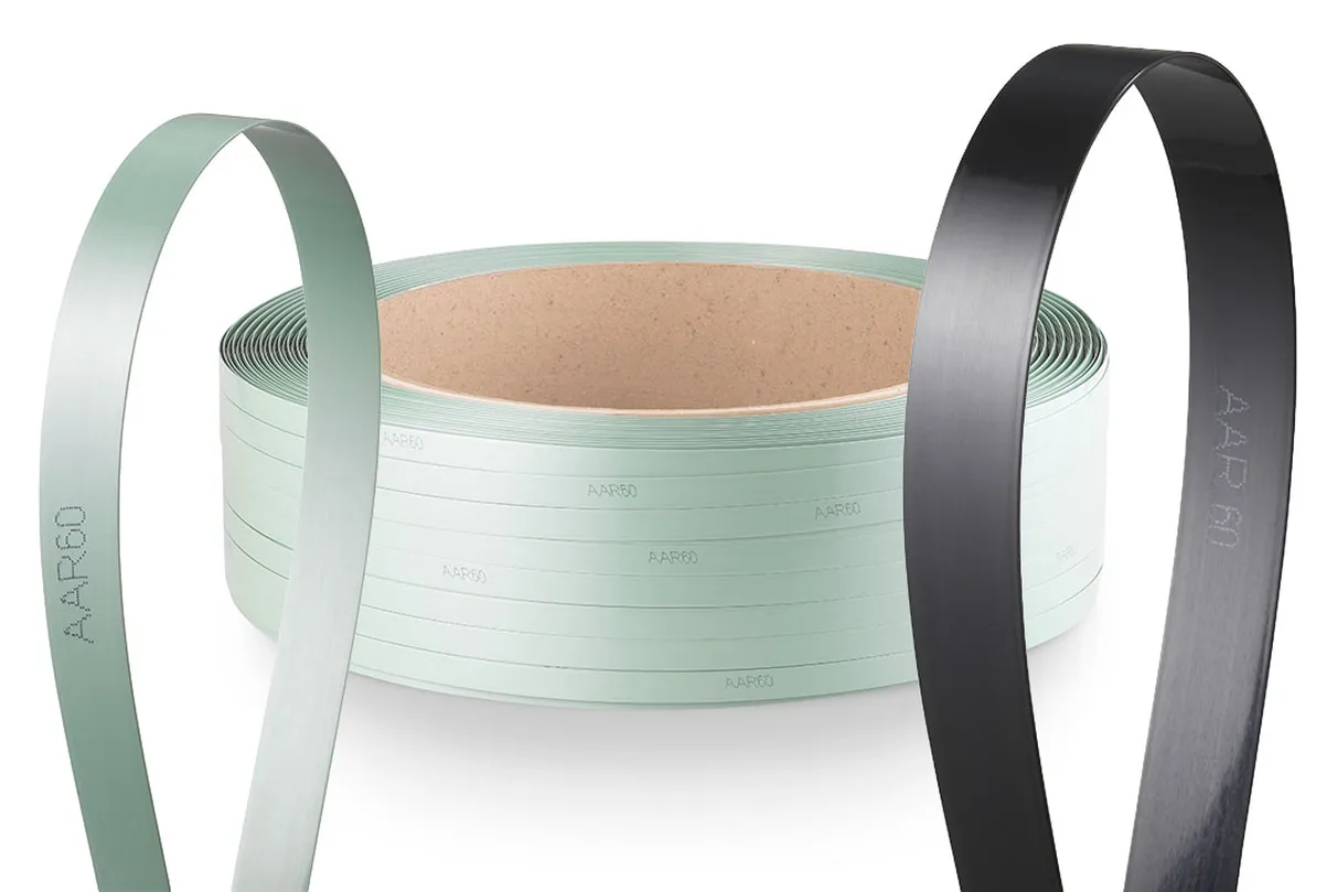 PET strapping with AAR embossing, green and black, on coil for secure load securing