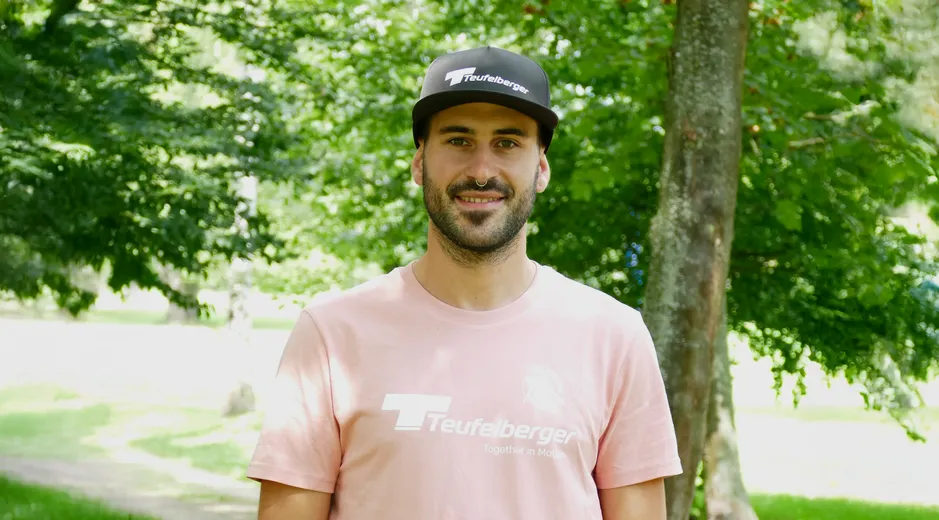 Portrait of our Ambassador Gerard with a forest in the background