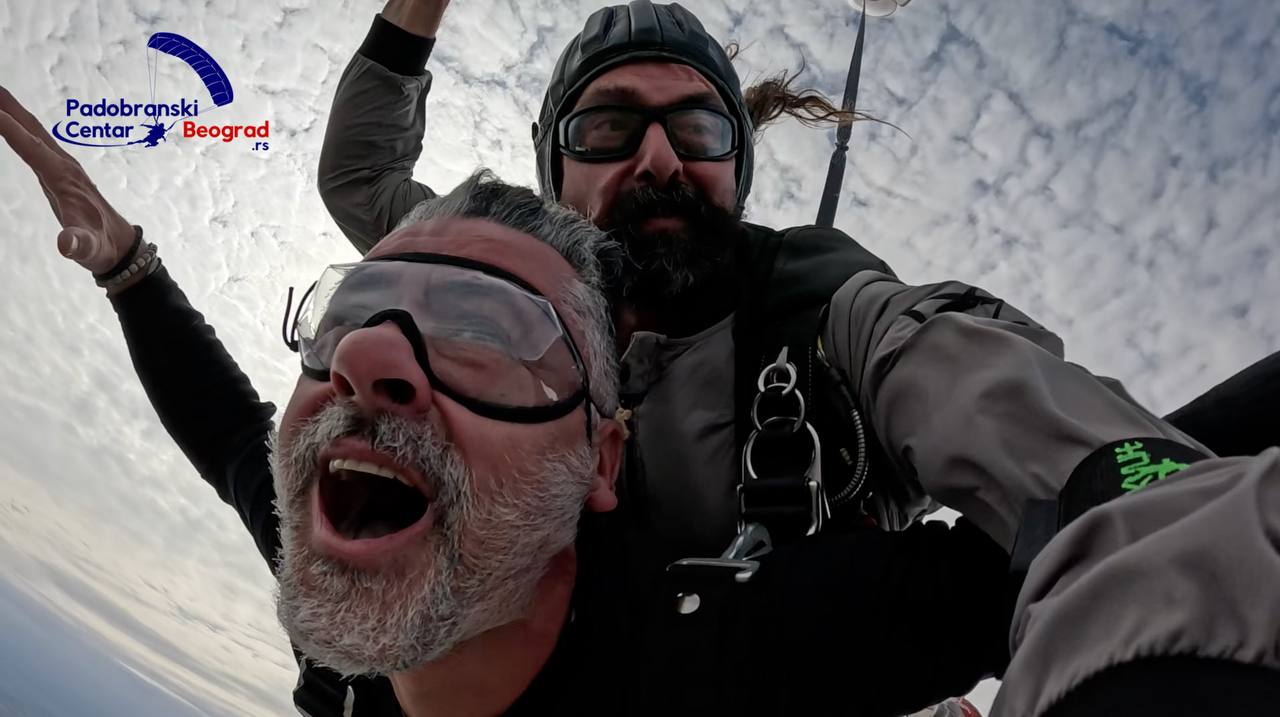DA LI MOŽETE DA SKAČETE TANDEM SKOK AKO NOSITE NAOČARE ILI KONTAKTNA SOČIVA?