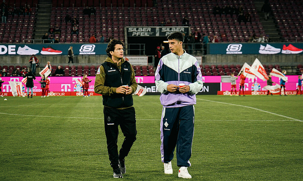 null Nelson Valdez mit Julian Malatini.