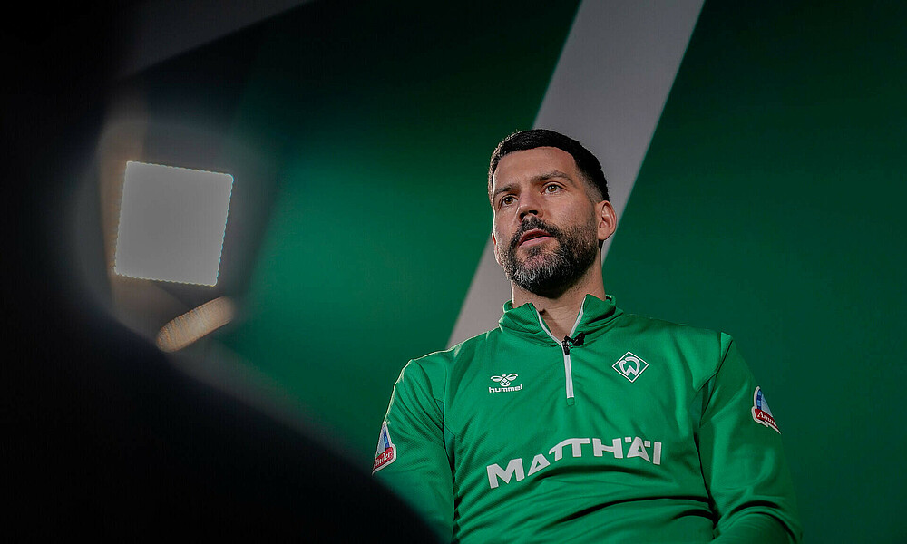 Anthony Jung beantwortet Fragen im Interview. 