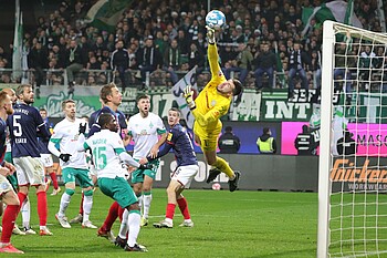 Ioannis Gelios parierte kurz vor Ende einen Schlenzer von Marvin Ducksch 