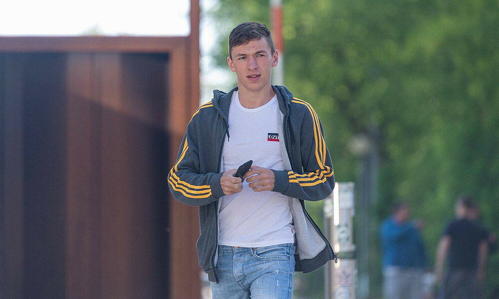 Benjamin Goller auf dem Weg ins Stadion.
