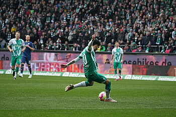 Bittencourt beim Schuss