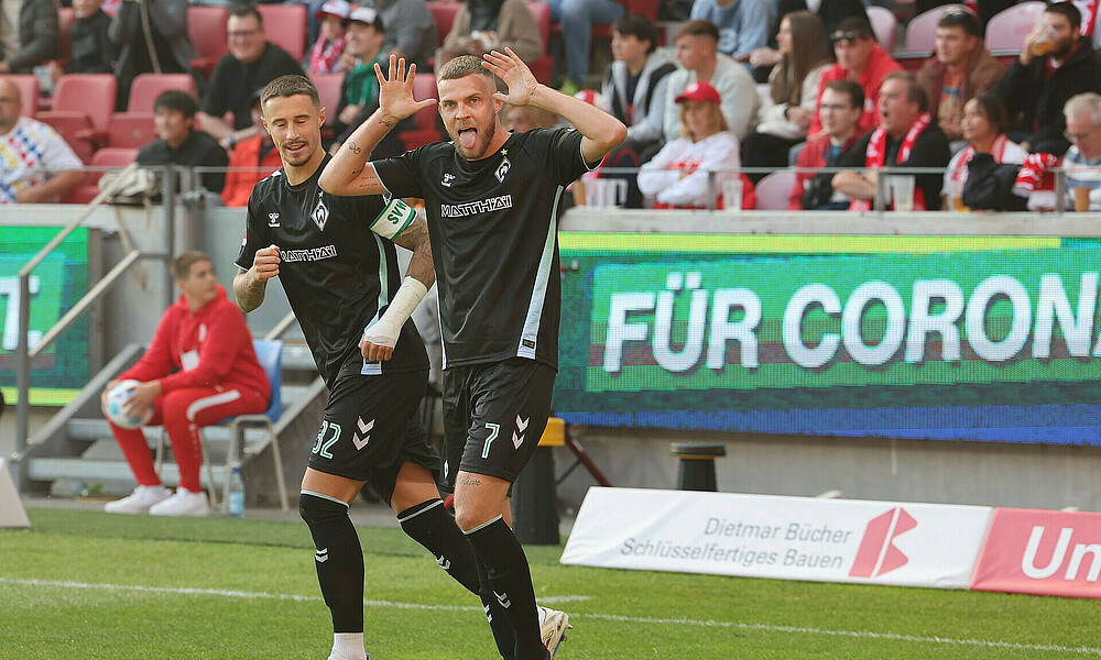 null Marvin Ducksch Harlekin-Jubel nach dem Tor.