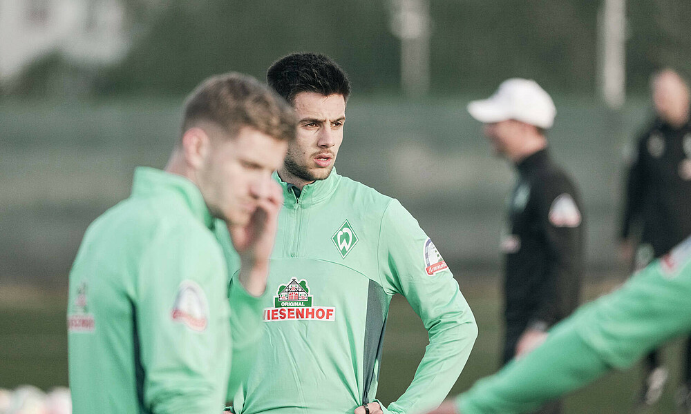 Ilia Gruev auf dem Trainingsplatz im Trainingslager. 
