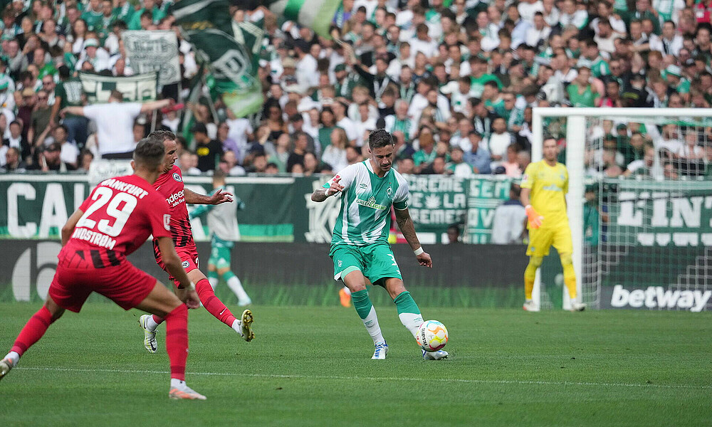 Marco Friedl am Ball.