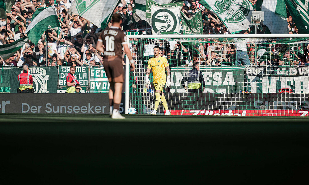 Michael Zetterer mit Ball am Fuß.
