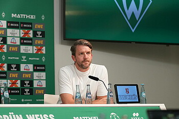 Peter Niemeyer auf dem PK-Podium. 