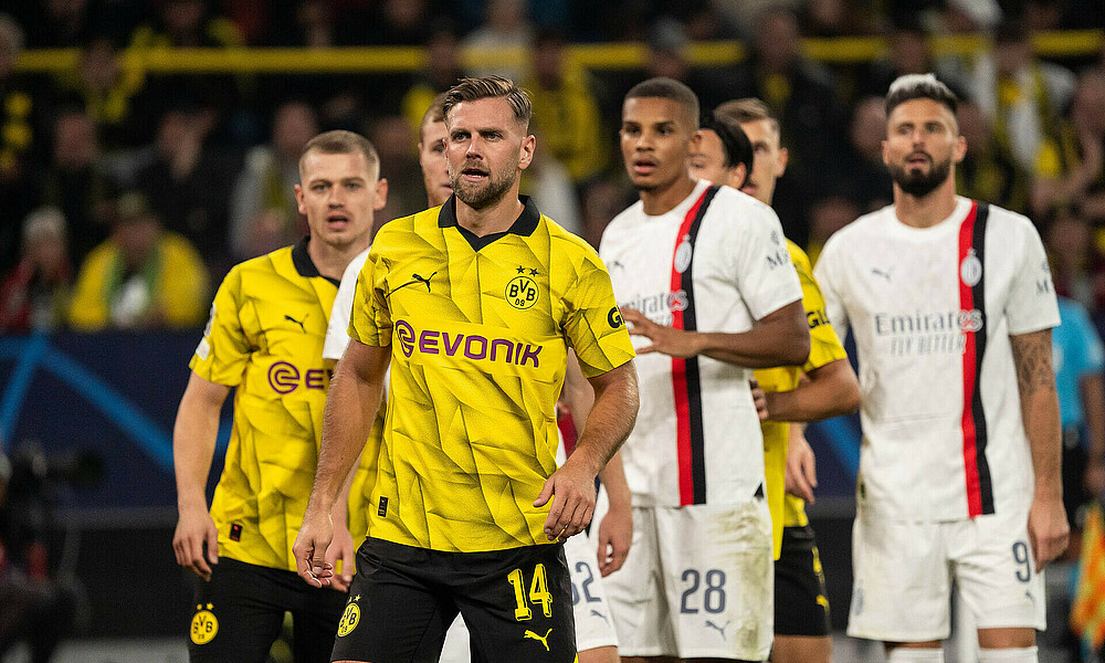 null Niclas Füllkrug im Strafraum beim Spiel gegen den AC Mailand.