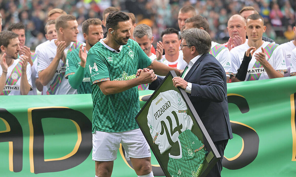 Claudio Pizarro verabschiedet sich. 