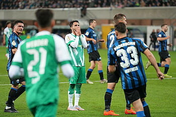 null Leonardo Bittencourt schlägt die Hände vor dem Gesicht zusammen.