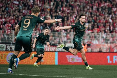 Olivier Deman jubelt nach seinem Tor zum zwischenzeitlichen Ausgleich.