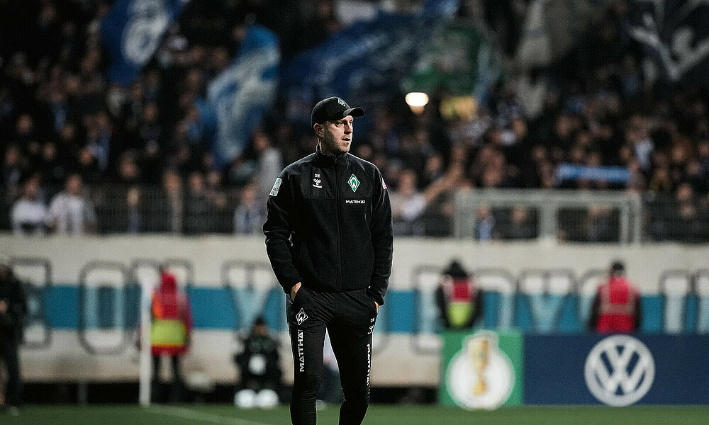 Ole Werner am Seitenrand beim Spiel gegen Darmstadt. 