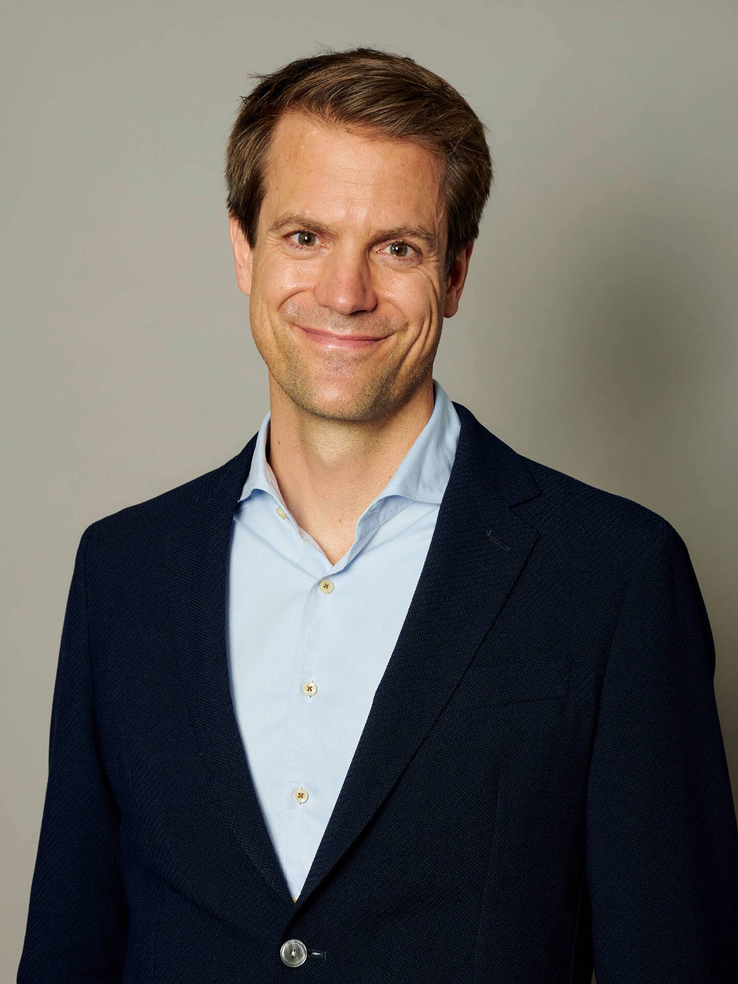 Ein Portaitbild von Dr. Florian Weiß.