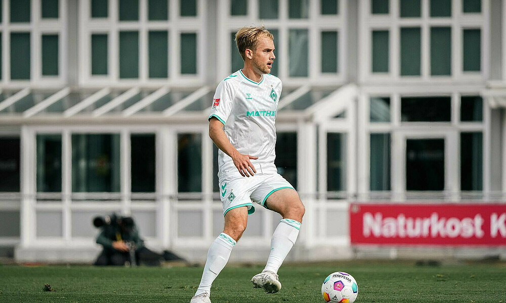 Cimo Röcker am Ball.