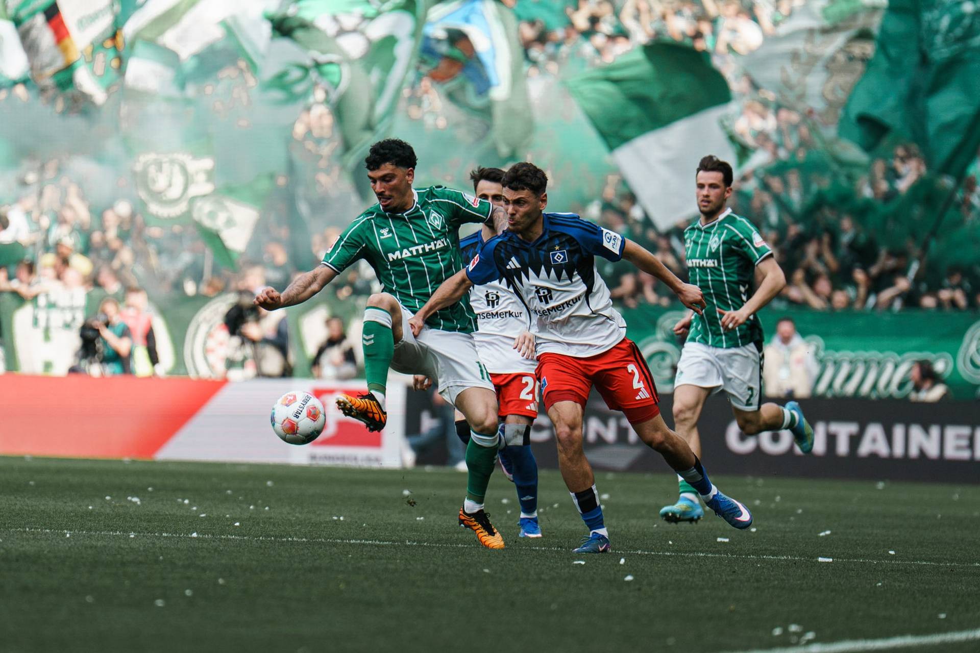 Puertas am Ball beim Nordderby gegen den HSV