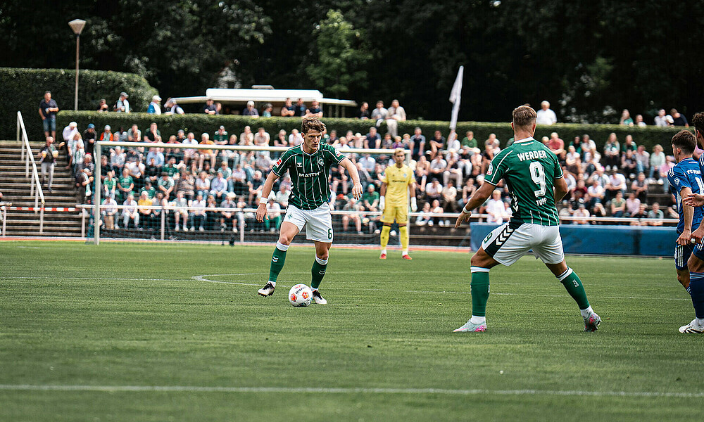 Jens Stage gegen Verden am Ball