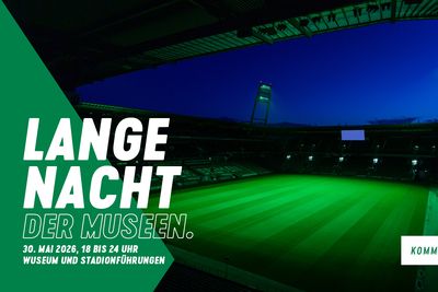 Stadioninnenraum bei Nacht mit "Lange Nacht der Museen"-Text davor
