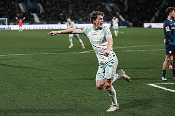 Jens Stage dreht nach einem Tor ab. 