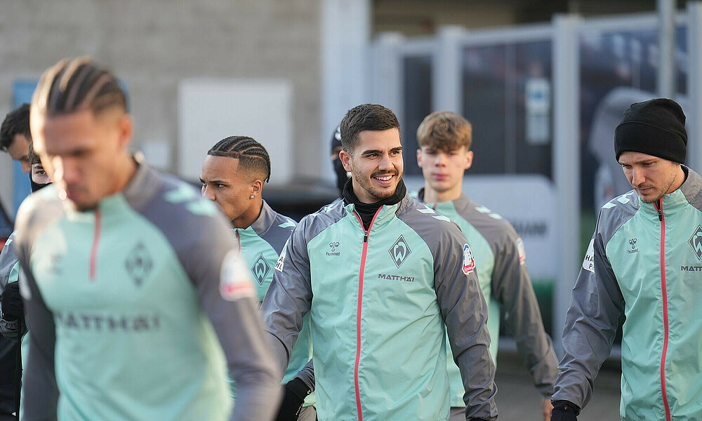 André Silva grinst. 