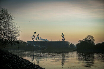 null Das wohninvest WESERSTADION im Sonnenaufgang.