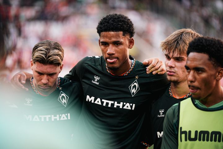 Musah mit enttäuschter Mine nach der Niederlage.