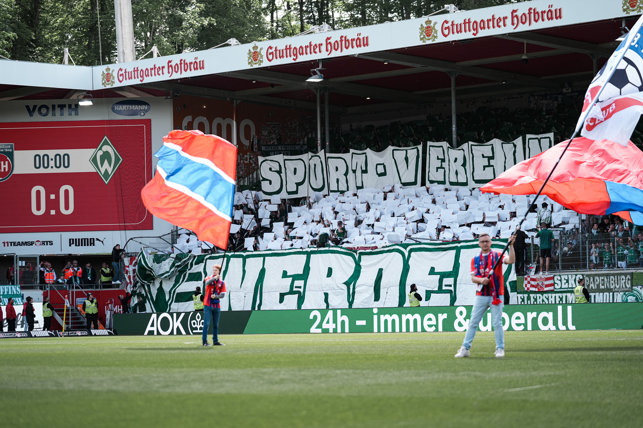 Choreo der Werderfans im Auswärtsblock in Heidenheim
