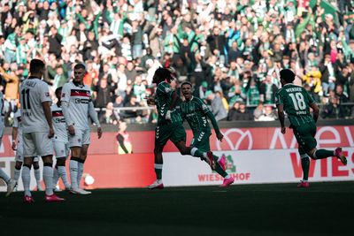 Mbangula jubelt nach seinem Tor gegen St. Pauli