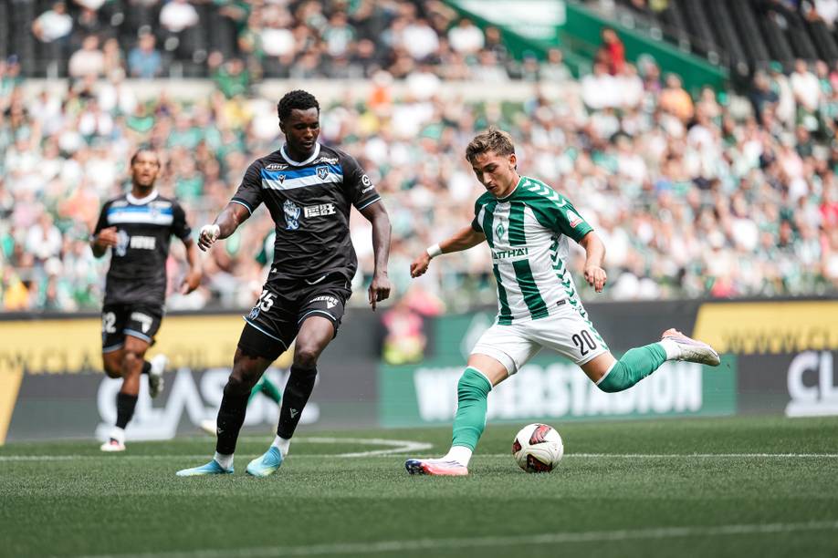 Chuki takes on a shot against Auxerre.